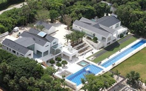 Hollywood lifestyle presents tiger woods's new house tour 2020 | this video is about stiger tiger woods income, houses,cars, luxurious lifestyle and net worth 2018 maybe you want to. Celebrity Living: Tiger Woods' New $60 Million Florida ...