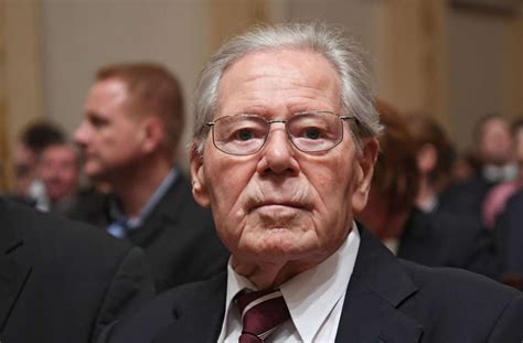 Come contattare e scrivere email a hans küng. Papst Franziskus schickt Hans Küng Grüße: In Gemeinschaft ...