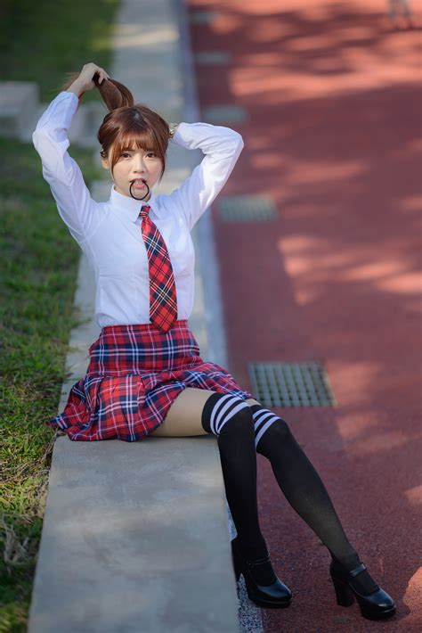 Asian Sitting Schoolgirls Legs Knee Highs Hd Phone Wallpaper Rare Gallery