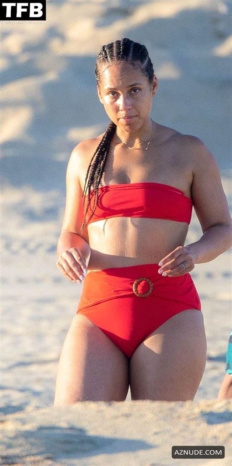 alicia keys sexy seen flaunting her hot bikini body at the beach in cabo aznude