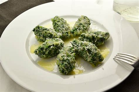 Pizza con ricotta e spinaci. Ricetta Gnocchi di ricotta e spinaci - La Ricetta della ...