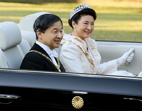 Kaisar Naruhito Dan Permaisuri Masako Disambut Sorak Warga Jepang Saat
