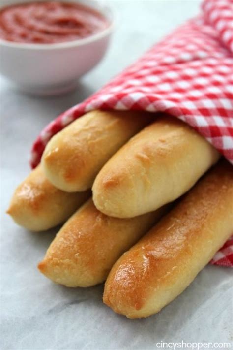 Copycat Olive Garden Breadsticks Make Your Favorite Breadsticks Right