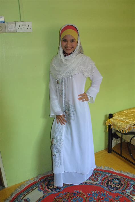 ~R.E.D. is equal to Z.I.R.A.~: jubah putihku
