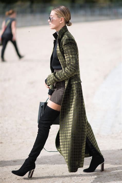 Hailey Baldwin Street Style At Paris Fashion Week Vogue Inspiration