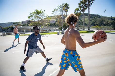 What Is An Overhead Pass In Basketball Hoops Addict