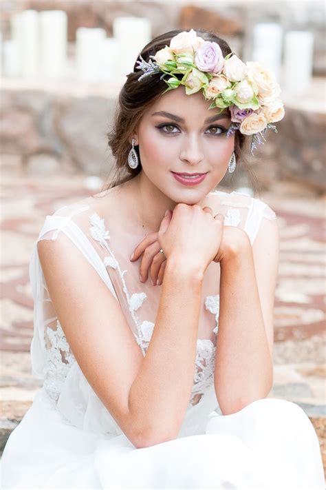 Romantic Pastel Flower Crown Wedding Hair Liesl Cheney Photography Creative Wedding