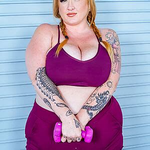 Thick Lizzy In Lizzy Gets Loose At BBW Dreams