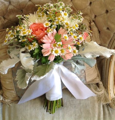 Probably only good for a mermaid wedding, but maybe you are in fact having a mermaid wedding. Chamomile wildflower bouquet | Mum bouquet, Bride bouquets ...
