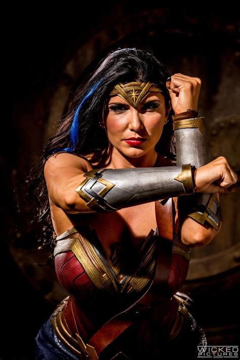 113 Best Wonder Women Images On Pinterest Wonder Women Cosplay Girls