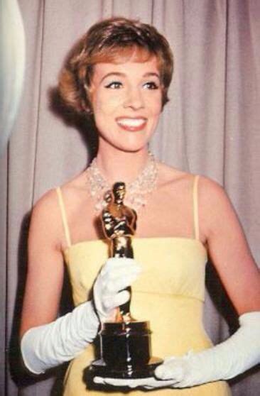 Julie Andrews Gana El Oscar A La Mejor Actriz 1964 Academy Award