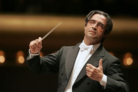 Italy opens again, including riccardo muti at la scala, amid hopes for real economic relaunch. Novoletni koncert Dunajskih filharmonikov 2021 bo vodil ...