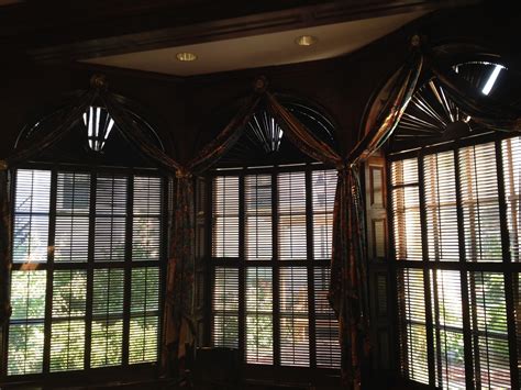 The faculty dining room takes cash, convenience points, the terrier convenience plan, and credit the faculty dining room in the dahod family alumni center, 225 bay state road, boston, is open. main dining room Harvard Faculty Club~House of History ...