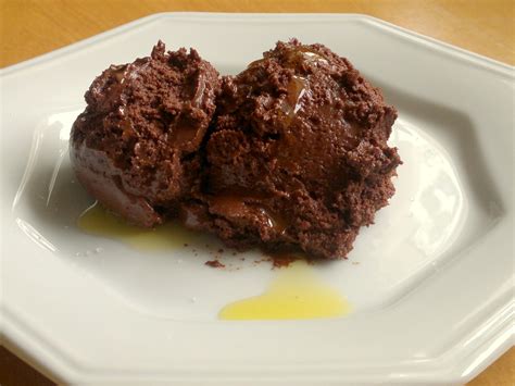 Callebaut 70,4% pepitas de chocolate negro (callets) 2.5kg. Desafios Gastronômicos: DESAFIO: Experimentar o Azeite de ...