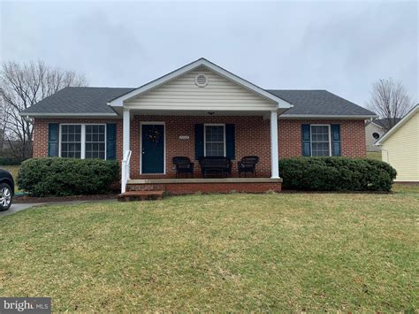 1112 Ashby Street, Front Royal, VA 22630 | Compass