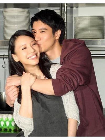 Leehom wang's manager reveals that leehom and girlfriend, lee jinglei, got married in new york on november 27, 2013. Congratulations to Wang Lee Hom for New Daughter Wang Jia Li
