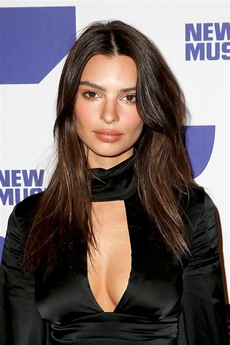 Emily Ratajkowski â€“ Sexy Big Cleavage At New Museum 2019 Spring Gala In New York 1 Luvcelebs
