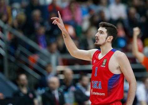 Standing at a height of 6 ft 5 in (1.96 m). Nando De Colo, joueur le plus clutch d'Euroleague | Basket ...