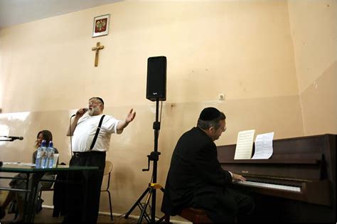 In Poland A Jewish Revival Thrives — Minus Jews The New York Times