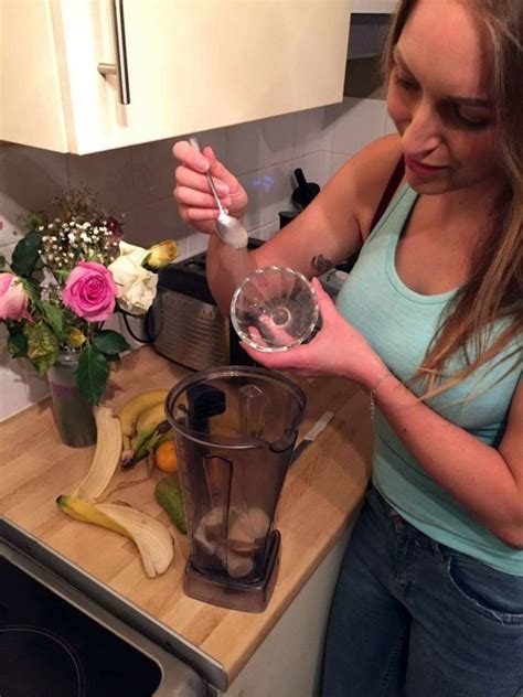 Vegan Single Mum Drinks Sperm Smoothies Every Morning To Give Her Energy Metro