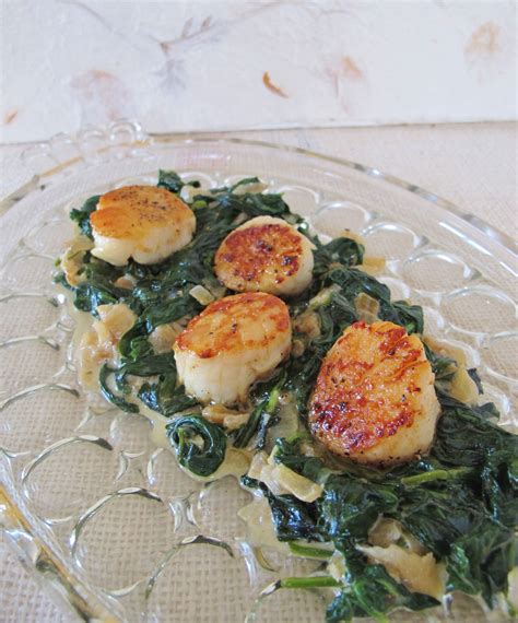 Scallops are one of my favorite weeknight meals, and here's why: Low Carb Seared Scallops with Creamed Spinach | Recipe (With images) | Scallops seared, Creamed ...