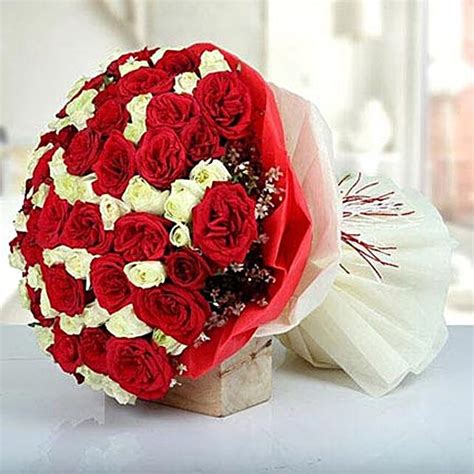 Bunch Of Red N White Roses Uae T Bunch Of Red N White Roses Fnp