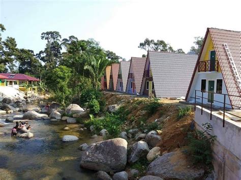 Difahamkan, sehingga kini terdapat 15 chalet telah dibina di kawasan ini. Chalet Viral Depan Sungai Di Batu Kurau, Perak Lokasi ...