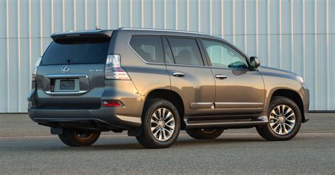 Lexus cuts GX 460 SUV base price, features