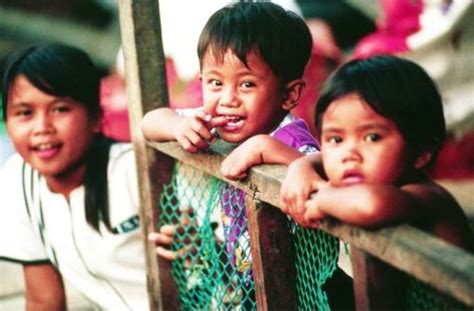 Menurut kamus dewan edisi baru (1993), mendefinisikan pendidikan ialah perihal mendidik. 'Kelas Rakyat' Ini Bantu Kanak-Kanak Keluar Dari Kepompong ...