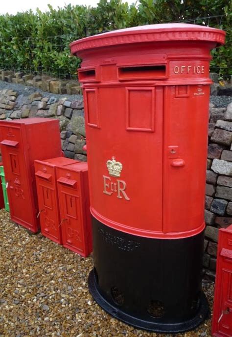 This is an invaluable gadget if you're shipping holiday presents, cards and letters to friends and family around the uk. Google Image Result for http://www.salvoweb.com/images ...