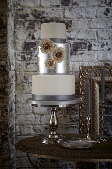 12 Gorgeous Metallic Wedding Cakes Belle The Magazine