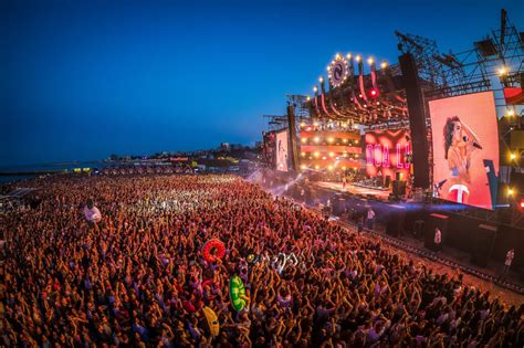 Este cel mai mare festival de muzică ce are loc. Totul despre festivalul Neversea. Acces, cum plătești și ...