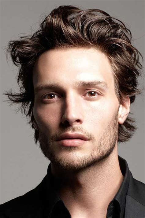 It also looks great on all styles, lengths, and textures. Trends Lifes: Medium Length Wavy Hair Mens Hairstyles 2020