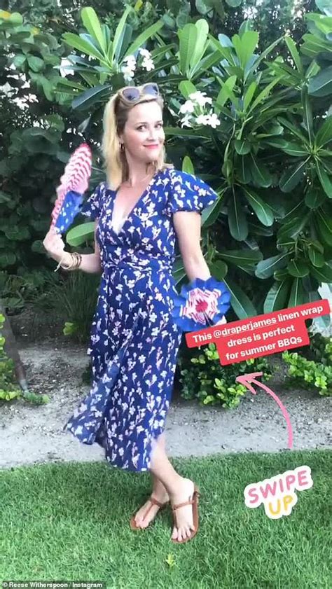 Reese Witherspoons 19 Year Old Daughter Ava Phillippe Sends Out