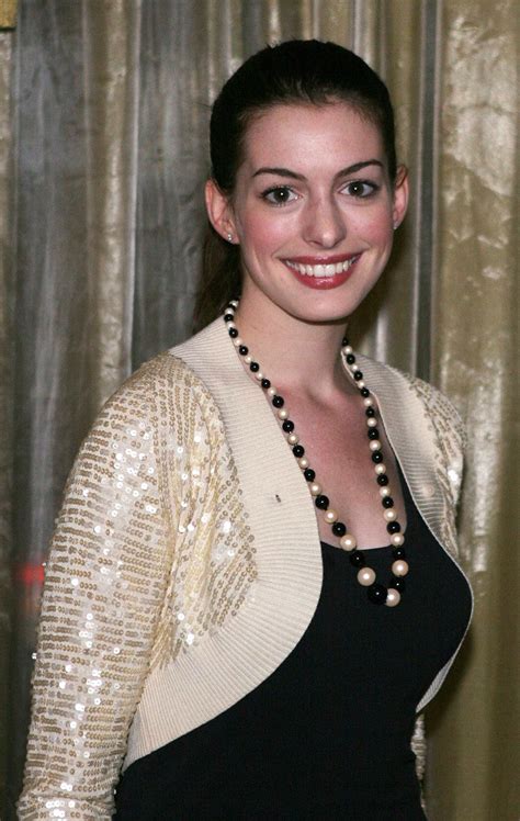 Anne Hathaway As Curiosidades E Carreira Da Premiada Atriz De