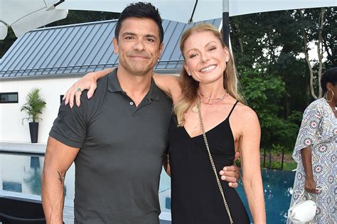 Kelly Ripa Jokes Mark Consuelos Uses Sex To Settle Their Issues