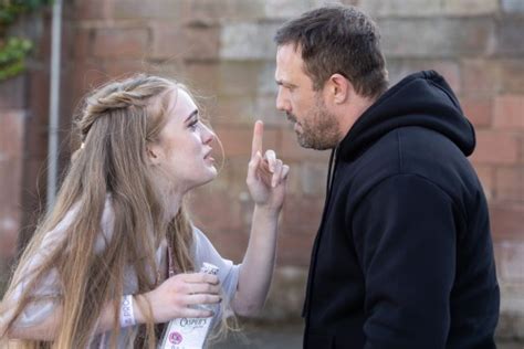 Hollyoaks Shock As Ella Confirms Mystery Dad S Identity Soaps Metro News