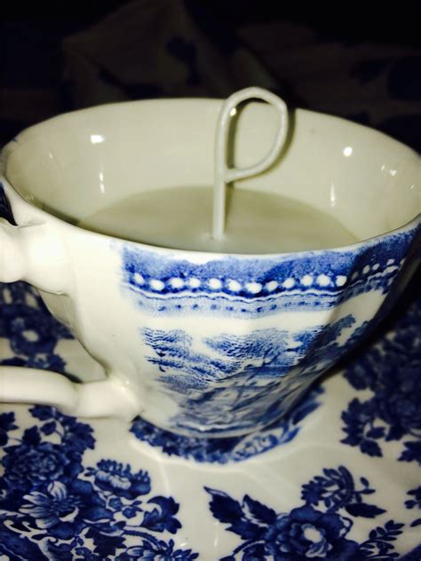 Pour the melted wax into the cup and leave to harden. Homemade vintage teacup candle. | Teacup candles, Tea cups vintage, Tea cups