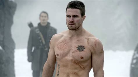 Stephen Amell Goes Shirtless In Hot Pink Shorts With Post Saying He S
