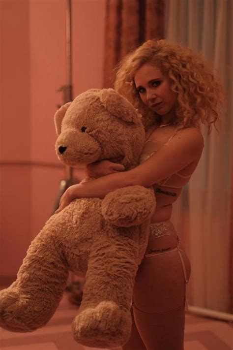 Juno Temple Believes Agent Provocateur S Lingerie Gives Her Confidence