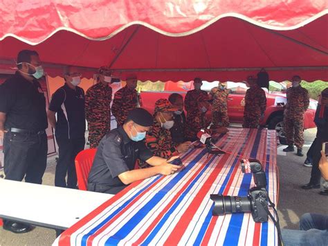 .johor bahru aras 2, blok b, pusat islam iskandar johor, jalan masjid abu bakar 80990 johor bahru johor darul takzim tel : KERJA-KERJA DISINFEKSI BERSAMA-SAMA JABATAN BOMBA DAN ...