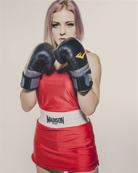 Pin By Dirk Schuster On Abc Women Boxing Kick Boxing Girl Boxing Girl