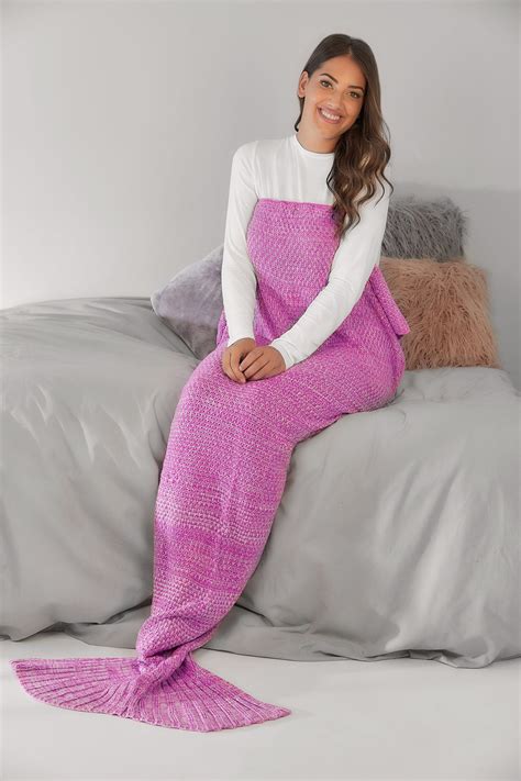 BLUE VANILLA CURVE Pink Knitted Sparkle Mermaid Tail ...