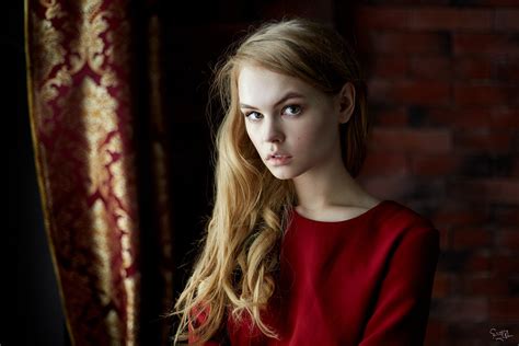 2048x1367 Model Green Eyes Woman Girl Brunette Russian Anastasiya Scheglova Wallpaper