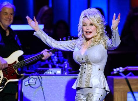 Dolly Parton Quiere Volver A Posar Para Playboy A Sus A Os Panam Am Rica