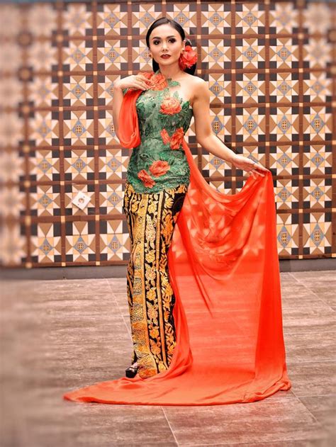 Selain Pakai Ulos Begini 6 Gaya Yuni Shara Yang Super Cantik Kenakan Busana Heritage Fashion
