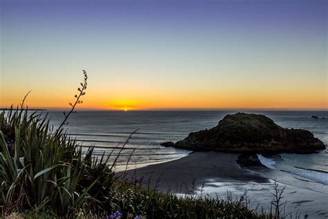 New Plymouth Nz Sunset Russell Charters Flickr