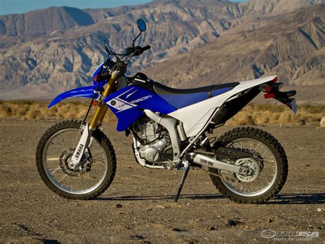 A sub all about riding dual sports or dual sporting rides. 2013 Yamaha WR250R - Moto.ZombDrive.COM