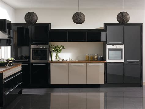 The innova altino black high gloss kitchen, with 19mm thickness innova doors can be designed to fit into almost any kitchen to give a clean modern look. Made to measure High Gloss Black finish complimented with ...
