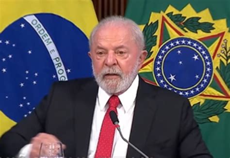 Lula reúne ministros e anuncia que os recursos existem e os